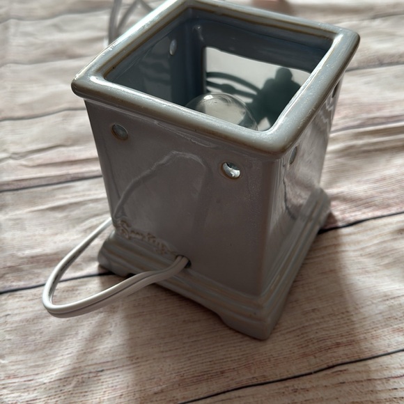 Scentsy Slapshot Full Size Wax Warmer - Picture 5 of 5
